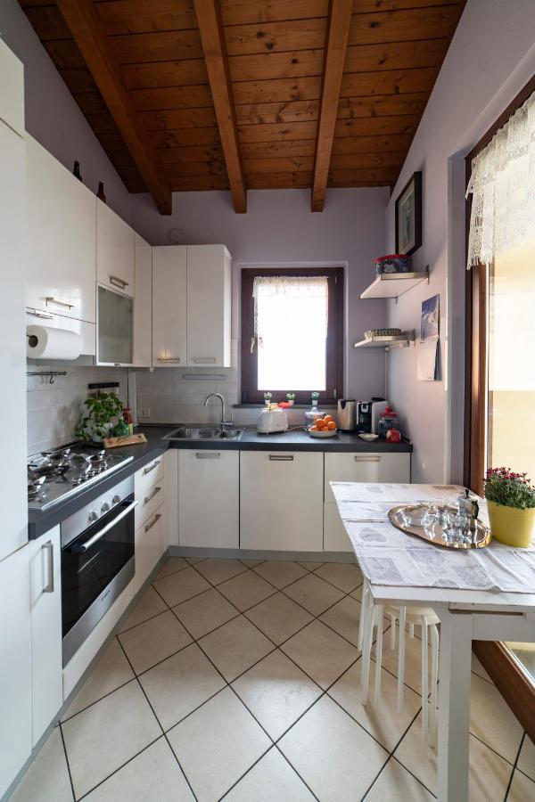 Romantic Lake View House Сульцано Екстер'єр фото
