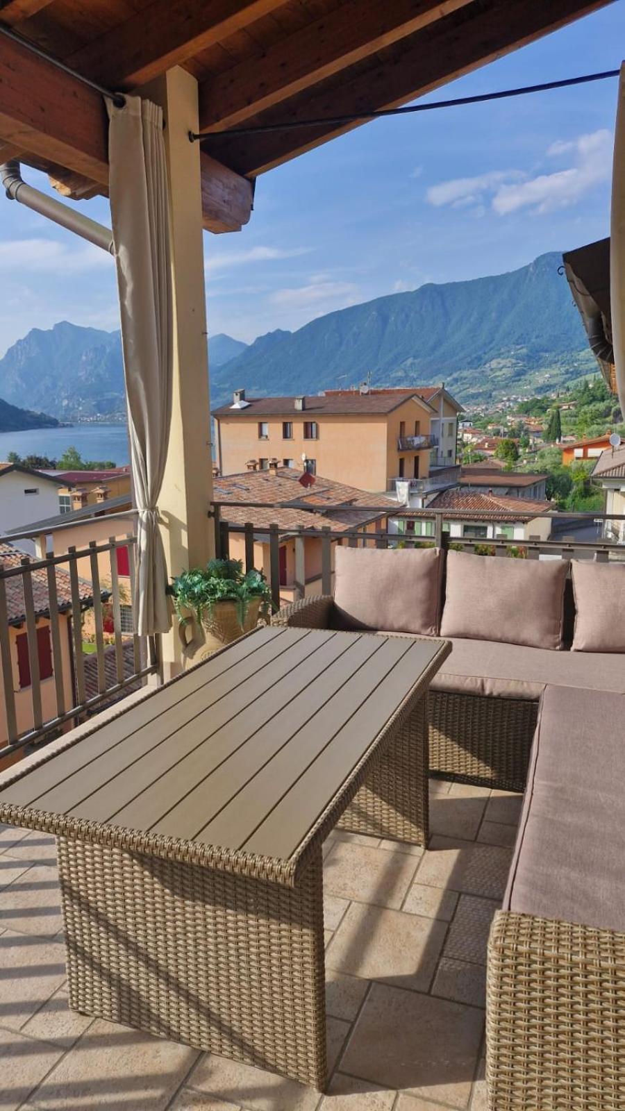 Romantic Lake View House Сульцано Екстер'єр фото